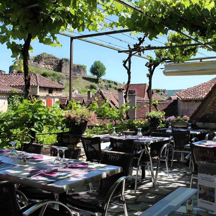 Terrasse ombragée Saint-Cirq-Lapopie