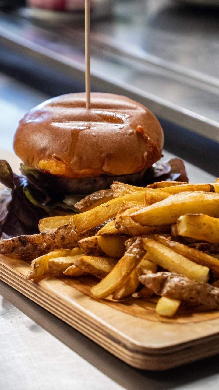 Restaurant burger Saint-Cirq-Lapopie